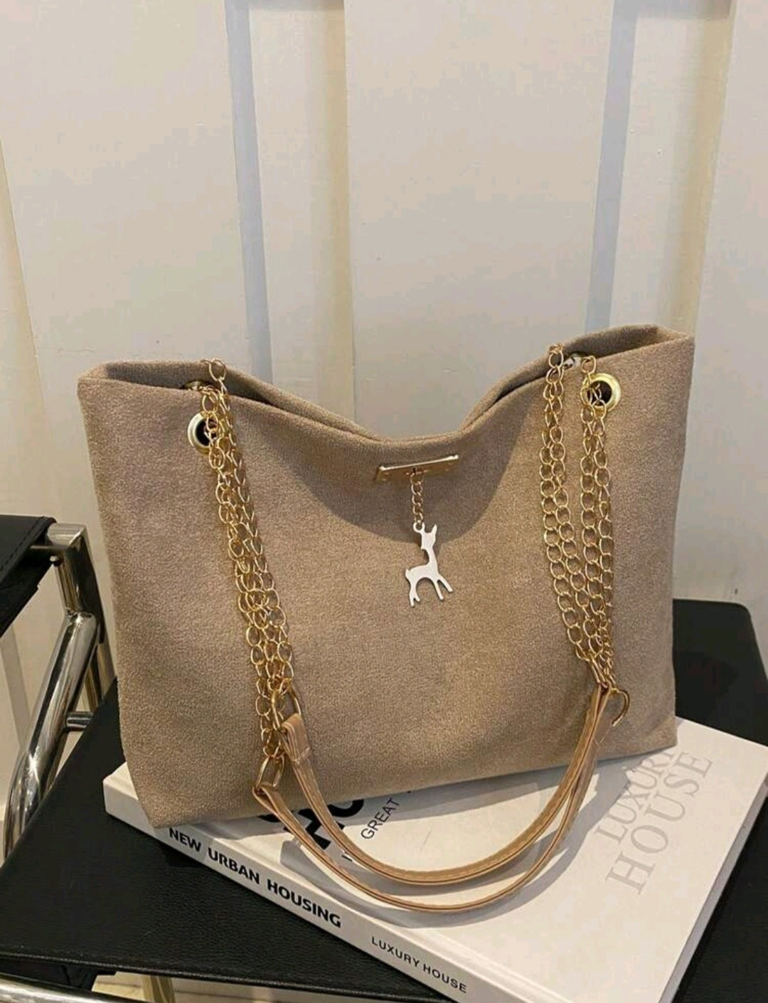 Women's Handbag – Elegant, Stylish & Perfect for Everyday Use
