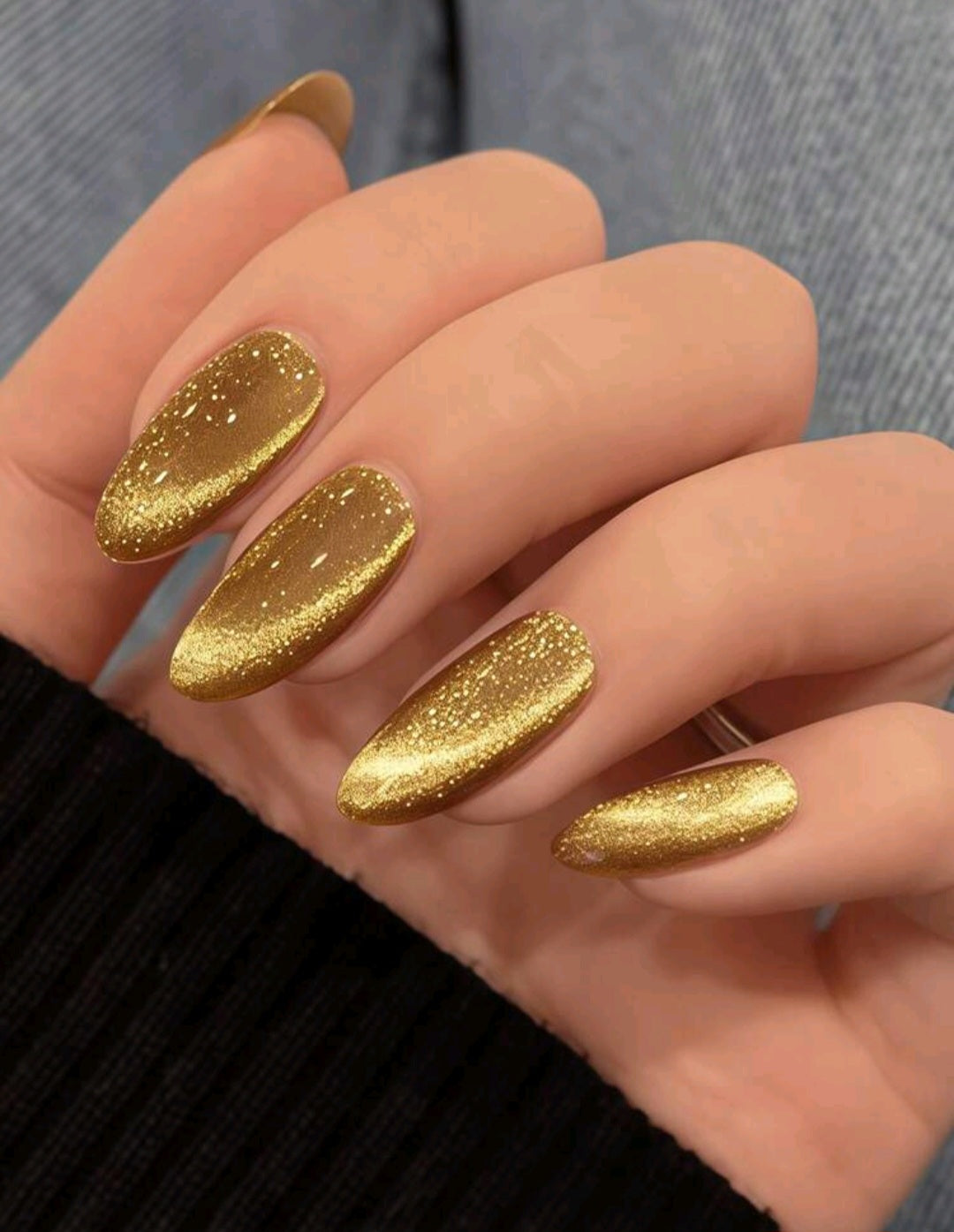Luxury Gold Glitter Press-On Nails – Glossy Almond Shape Set