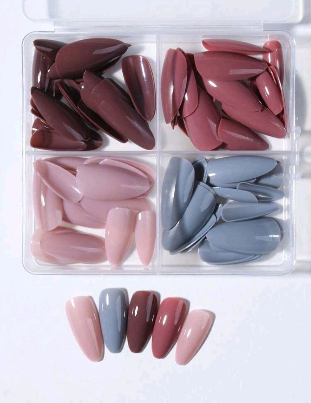 4-in-1 Nude Press-On Nails Set – glänzende Mandelform (verschiedene Farben)