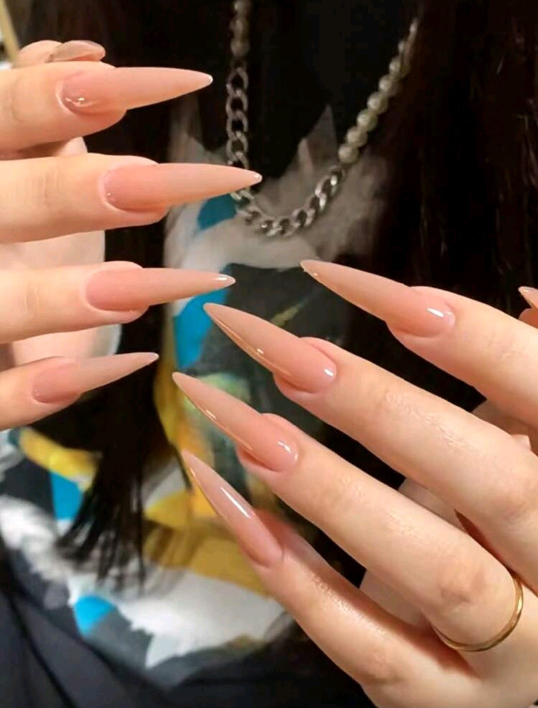 Natural Nude Press-On Nails – Glossy Stiletto Shape Set
