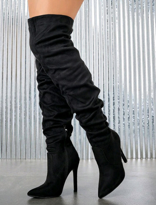 Klassische Overknee-Stiefel aus schwarzem Wildleder – Spitzer Zehenbereich, Stilettoabsatz