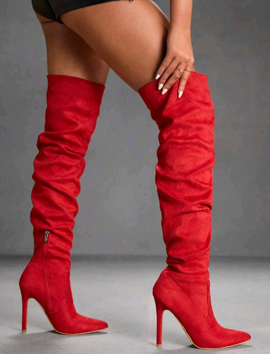 Elegante rote Wildleder-Overknee-Stiefel – spitzer Zeh Stilettoabsatz