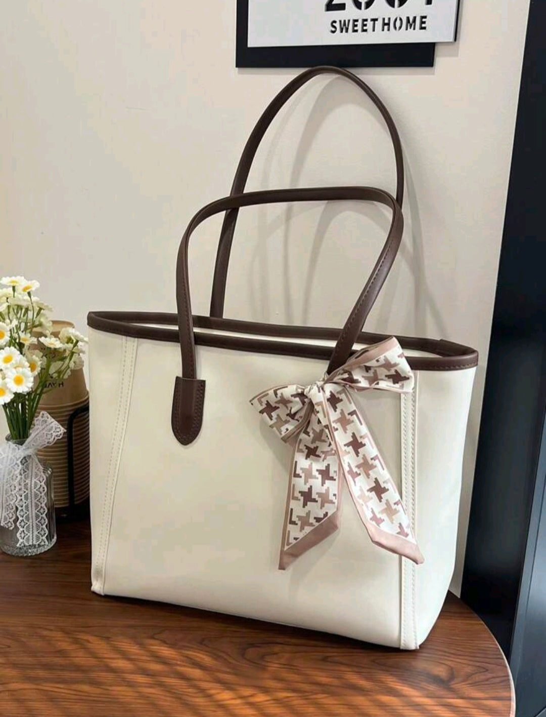 Women's Handbag – Elegant, Stylish & Perfect for Everyday Use
