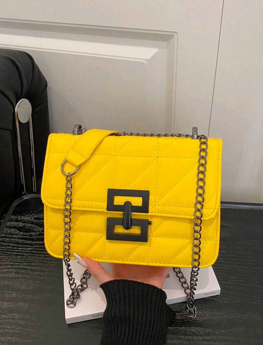 Women's Handbag – Elegant, Stylish & Perfect for Everyday Use